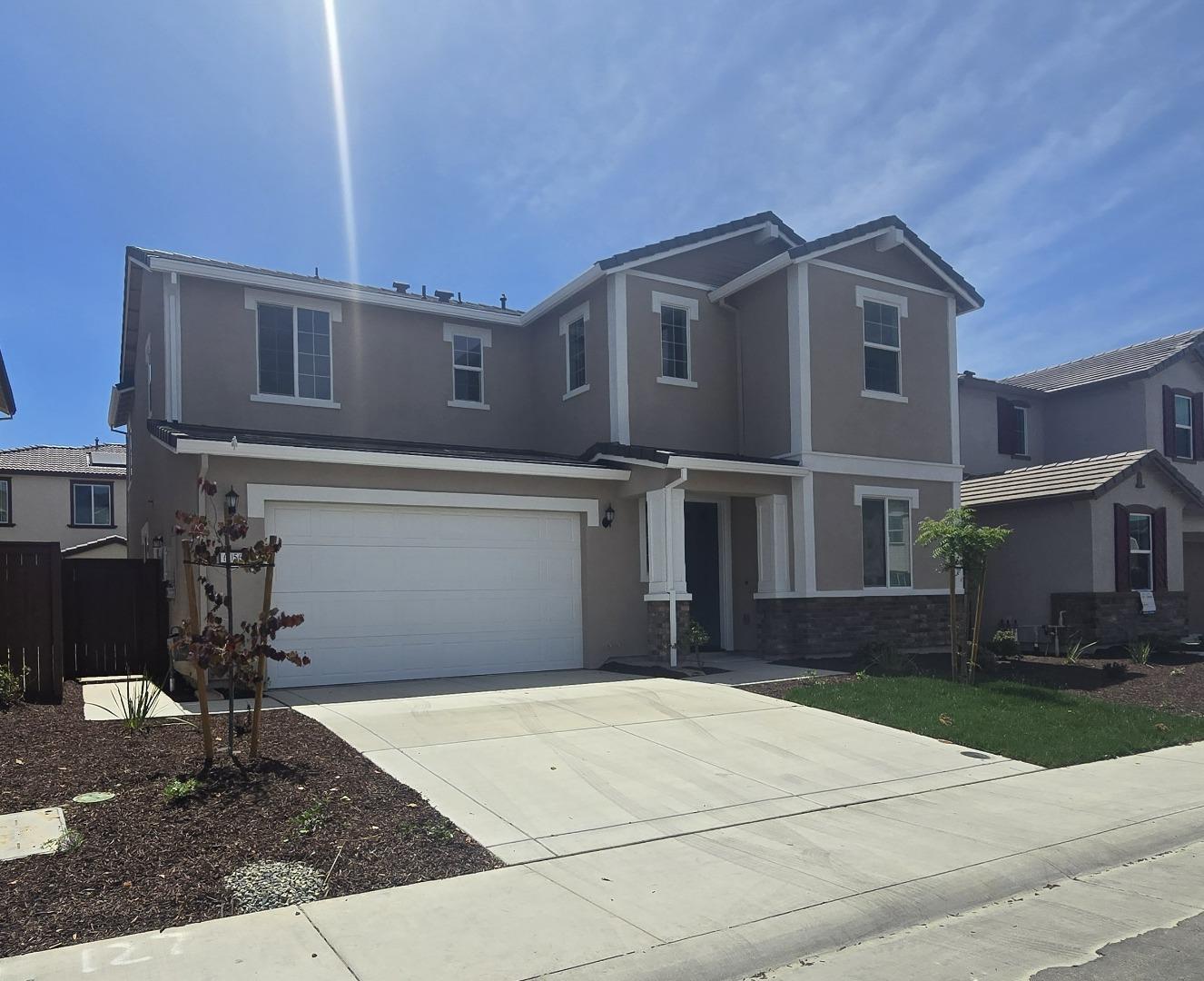 Detail Gallery Image 1 of 49 For 6056 Meru Way, Roseville,  CA 95747 - 4 Beds | 3/1 Baths