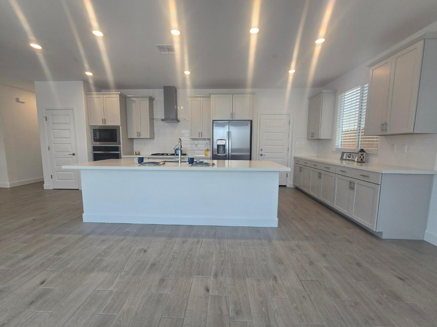 Detail Gallery Image 17 of 49 For 6056 Meru Way, Roseville,  CA 95747 - 4 Beds | 3/1 Baths