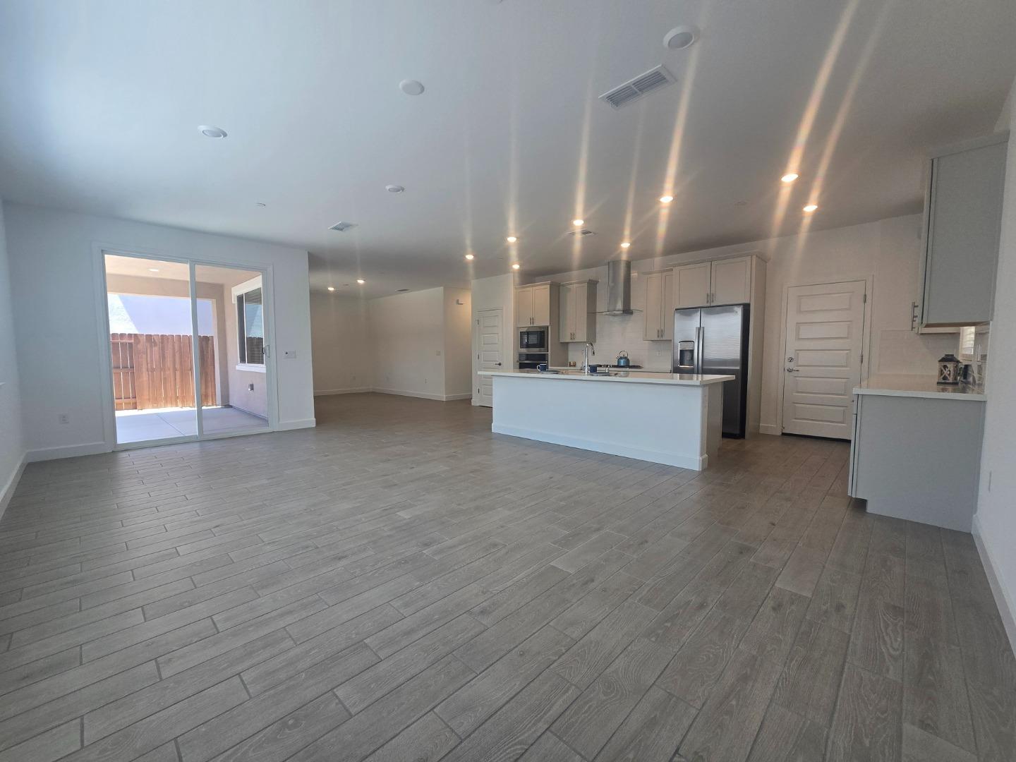 Detail Gallery Image 18 of 49 For 6056 Meru Way, Roseville,  CA 95747 - 4 Beds | 3/1 Baths