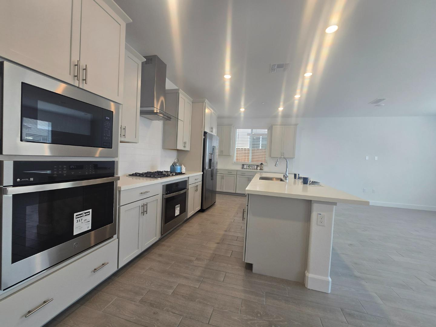 Detail Gallery Image 19 of 49 For 6056 Meru Way, Roseville,  CA 95747 - 4 Beds | 3/1 Baths