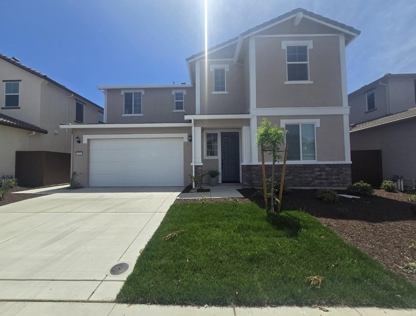 Detail Gallery Image 2 of 49 For 6056 Meru Way, Roseville,  CA 95747 - 4 Beds | 3/1 Baths