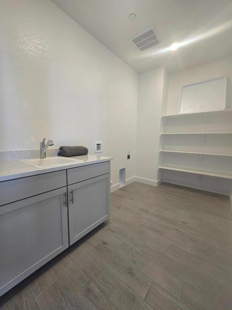 Detail Gallery Image 28 of 49 For 6056 Meru Way, Roseville,  CA 95747 - 4 Beds | 3/1 Baths