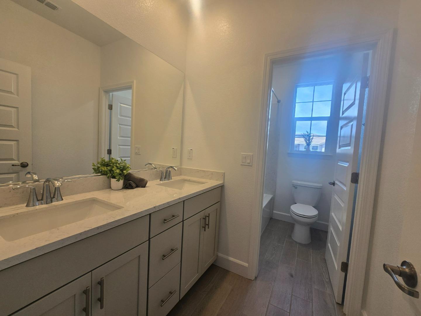 Detail Gallery Image 29 of 49 For 6056 Meru Way, Roseville,  CA 95747 - 4 Beds | 3/1 Baths