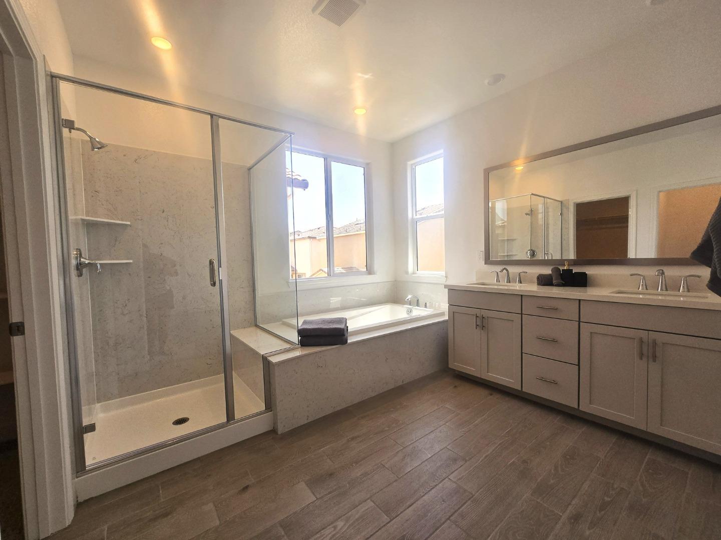 Detail Gallery Image 34 of 49 For 6056 Meru Way, Roseville,  CA 95747 - 4 Beds | 3/1 Baths