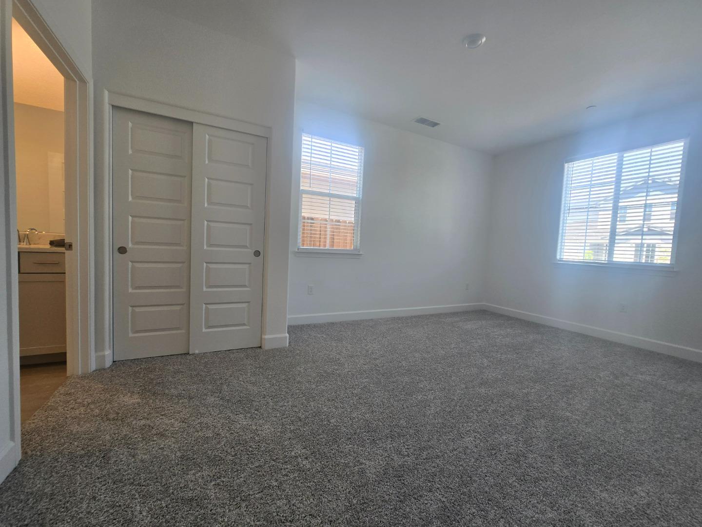 Detail Gallery Image 8 of 49 For 6056 Meru Way, Roseville,  CA 95747 - 4 Beds | 3/1 Baths