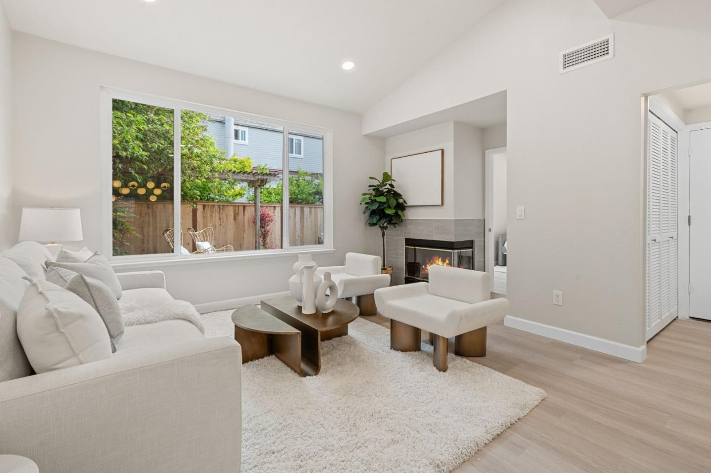Detail Gallery Image 10 of 37 For 441 Beaume Ct, Mountain View,  CA 94043 - 3 Beds | 2/1 Baths