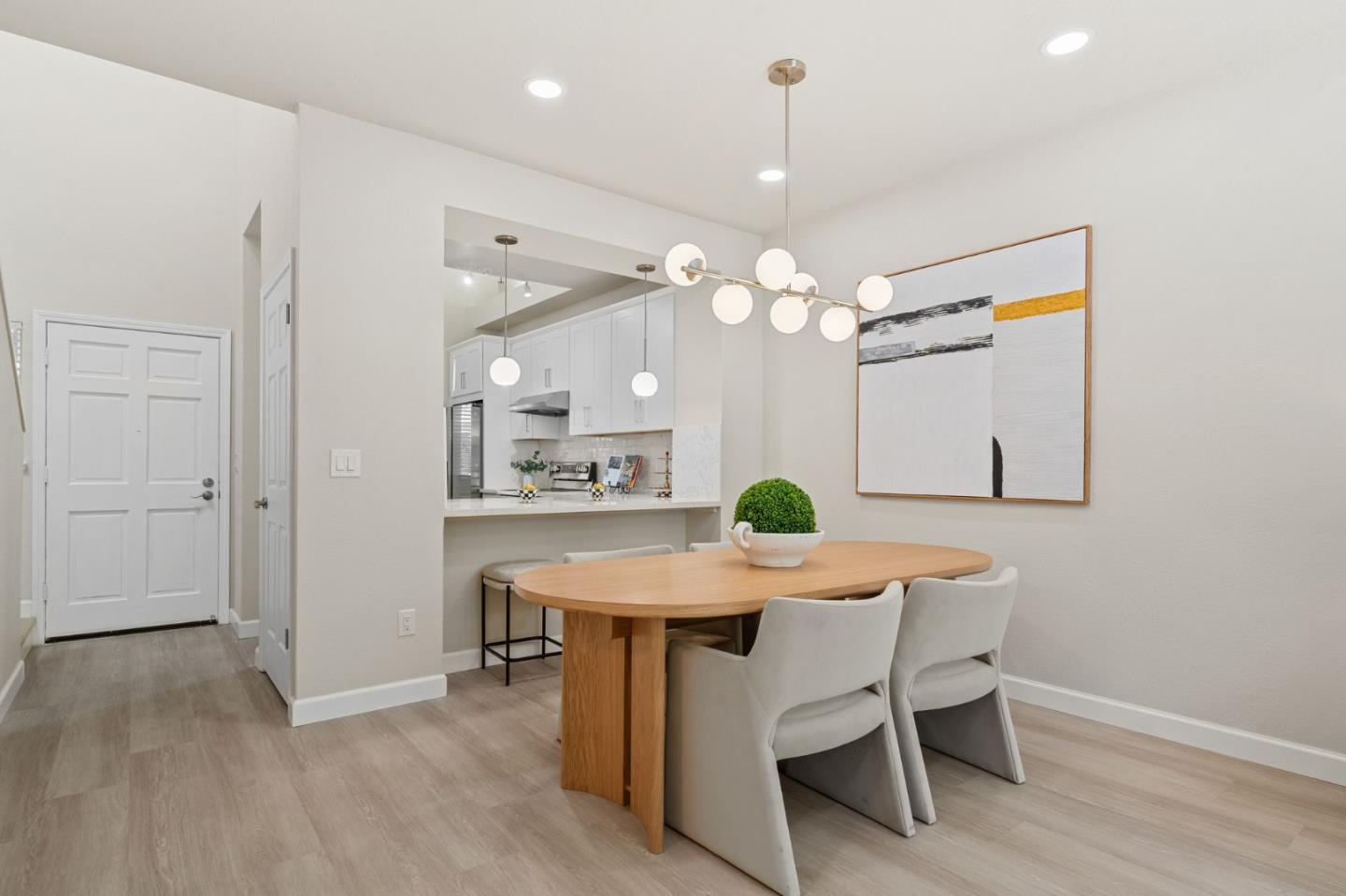 Detail Gallery Image 13 of 37 For 441 Beaume Ct, Mountain View,  CA 94043 - 3 Beds | 2/1 Baths