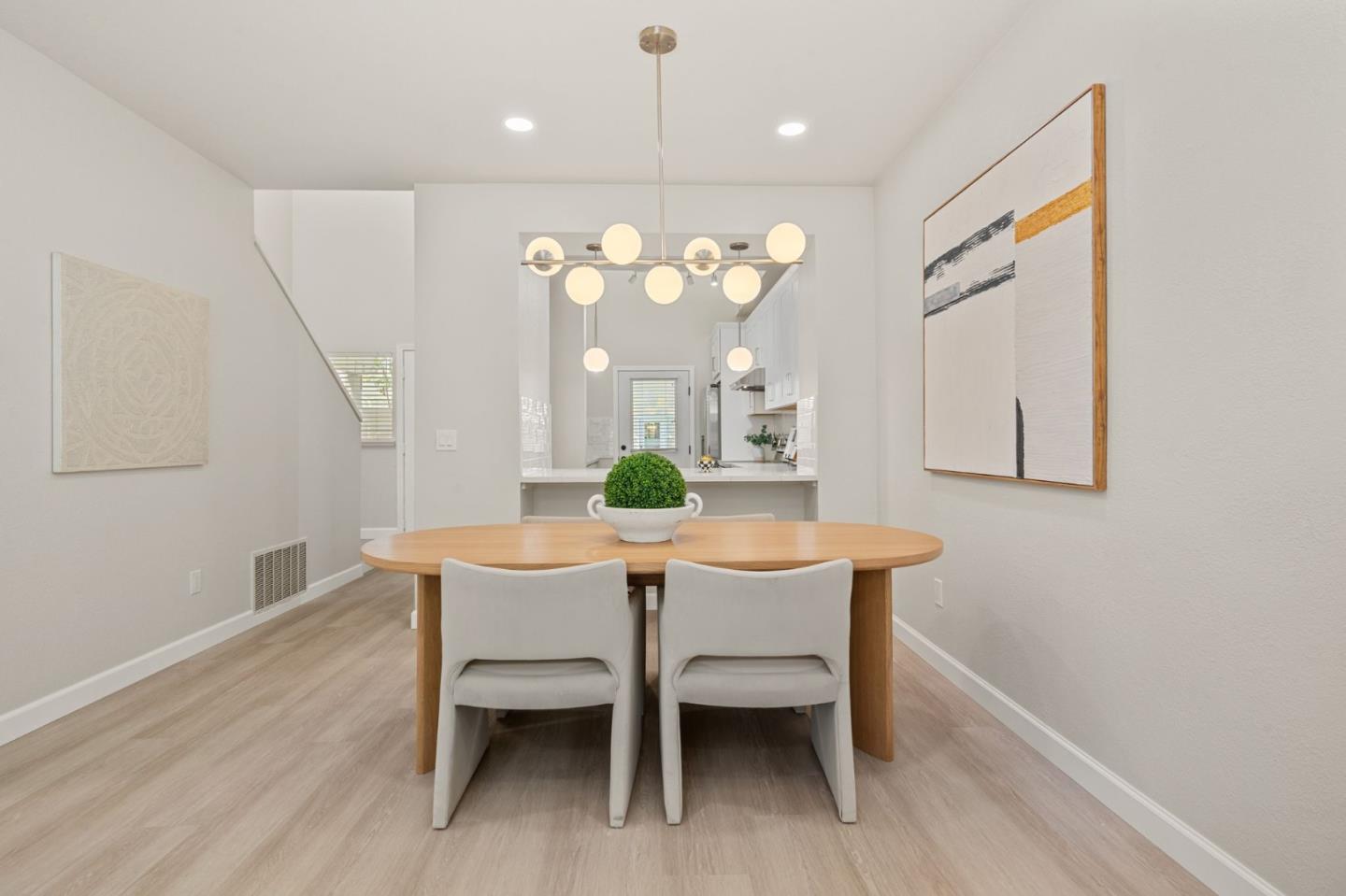 Detail Gallery Image 14 of 37 For 441 Beaume Ct, Mountain View,  CA 94043 - 3 Beds | 2/1 Baths