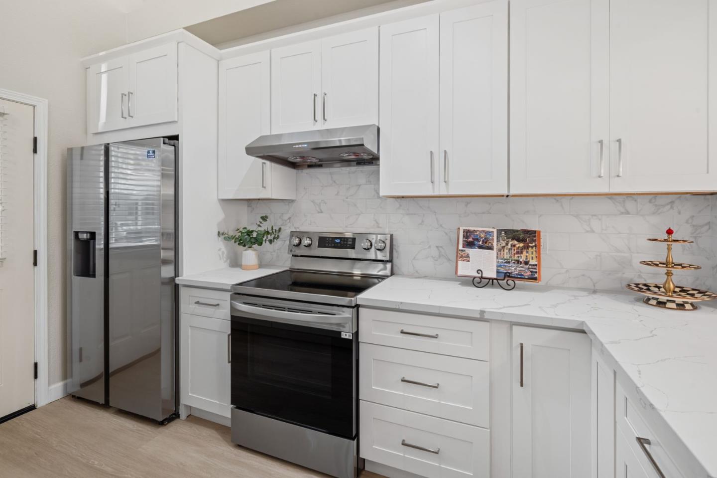 Detail Gallery Image 16 of 37 For 441 Beaume Ct, Mountain View,  CA 94043 - 3 Beds | 2/1 Baths