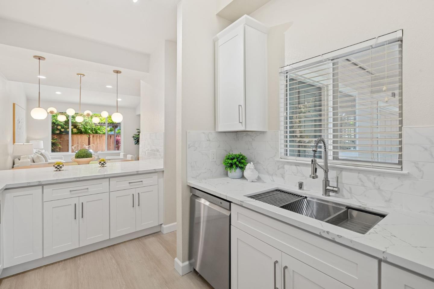 Detail Gallery Image 19 of 37 For 441 Beaume Ct, Mountain View,  CA 94043 - 3 Beds | 2/1 Baths