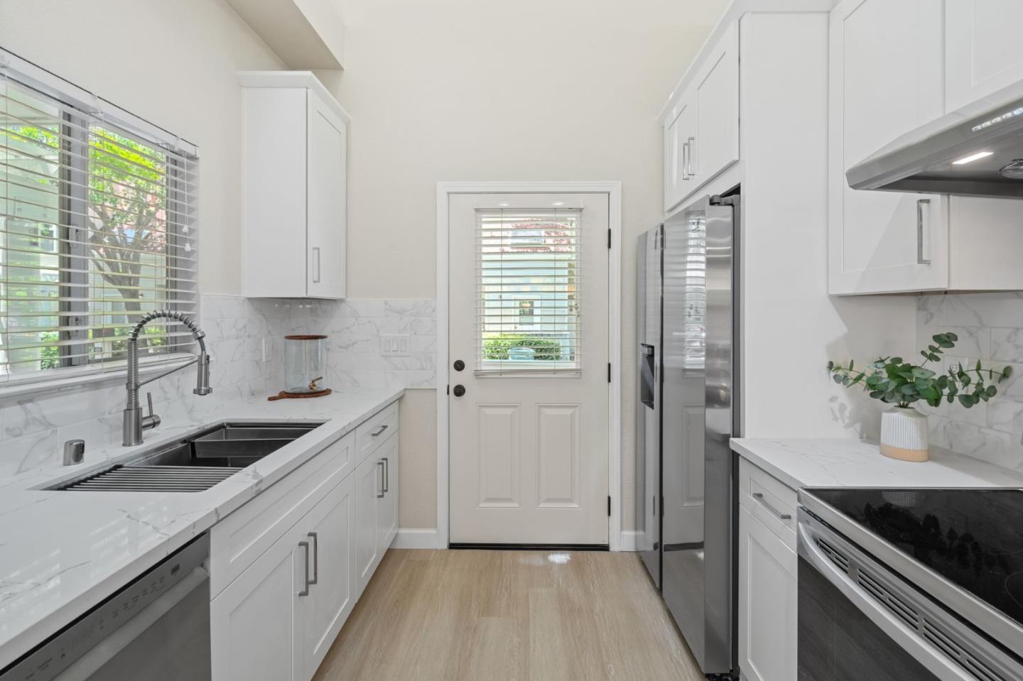 Detail Gallery Image 20 of 37 For 441 Beaume Ct, Mountain View,  CA 94043 - 3 Beds | 2/1 Baths