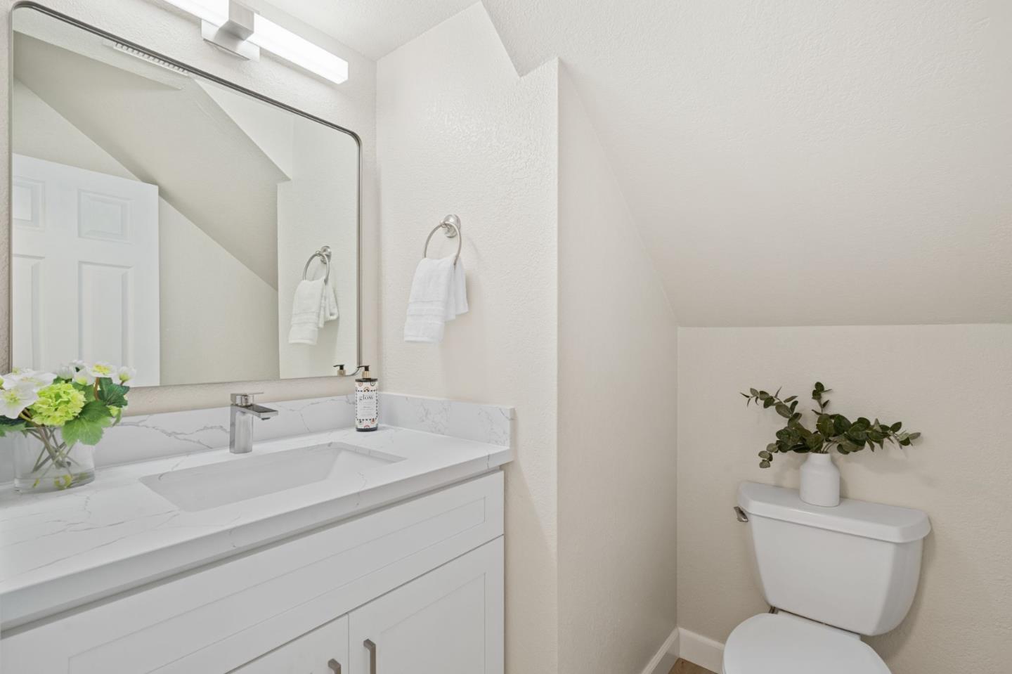 Detail Gallery Image 21 of 37 For 441 Beaume Ct, Mountain View,  CA 94043 - 3 Beds | 2/1 Baths