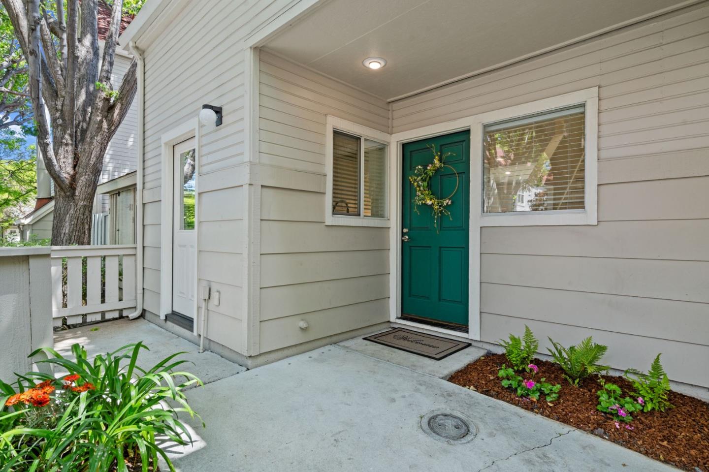 Detail Gallery Image 3 of 37 For 441 Beaume Ct, Mountain View,  CA 94043 - 3 Beds | 2/1 Baths