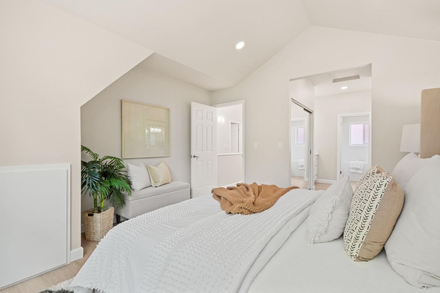Detail Gallery Image 31 of 37 For 441 Beaume Ct, Mountain View,  CA 94043 - 3 Beds | 2/1 Baths