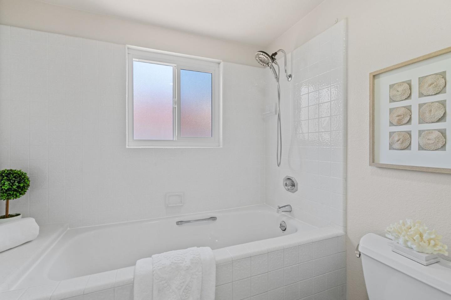Detail Gallery Image 33 of 37 For 441 Beaume Ct, Mountain View,  CA 94043 - 3 Beds | 2/1 Baths
