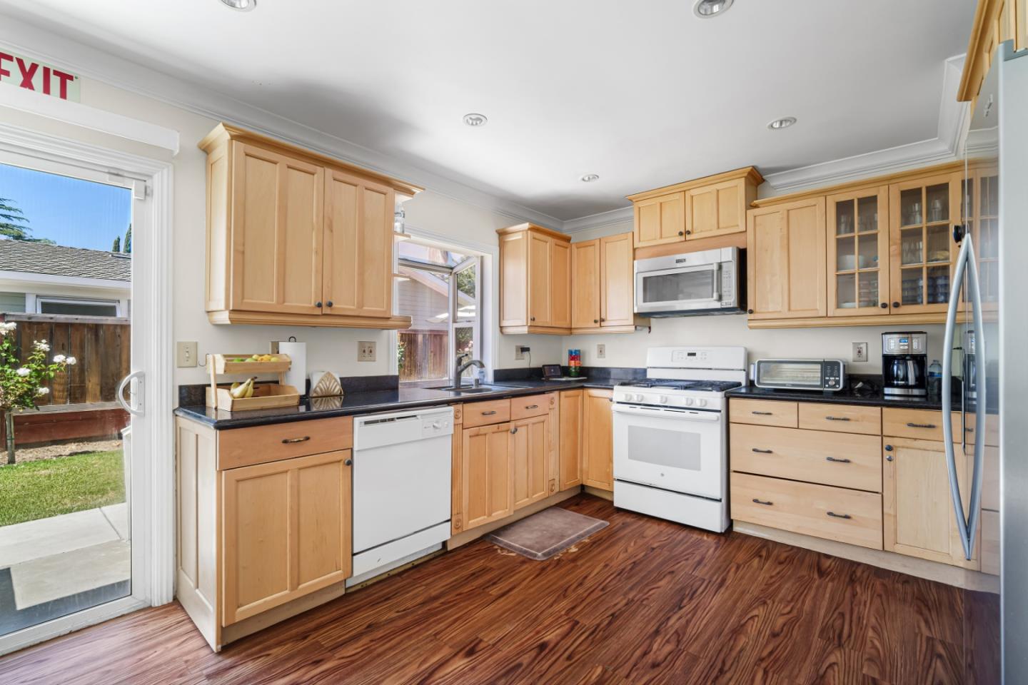 Detail Gallery Image 11 of 15 For 6797 Moselle Dr, San Jose,  CA 95119 - 5 Beds | 2/1 Baths