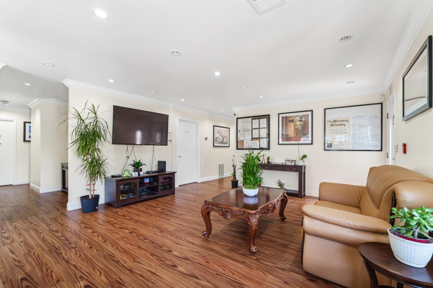 Detail Gallery Image 5 of 15 For 6797 Moselle Dr, San Jose,  CA 95119 - 5 Beds | 2/1 Baths
