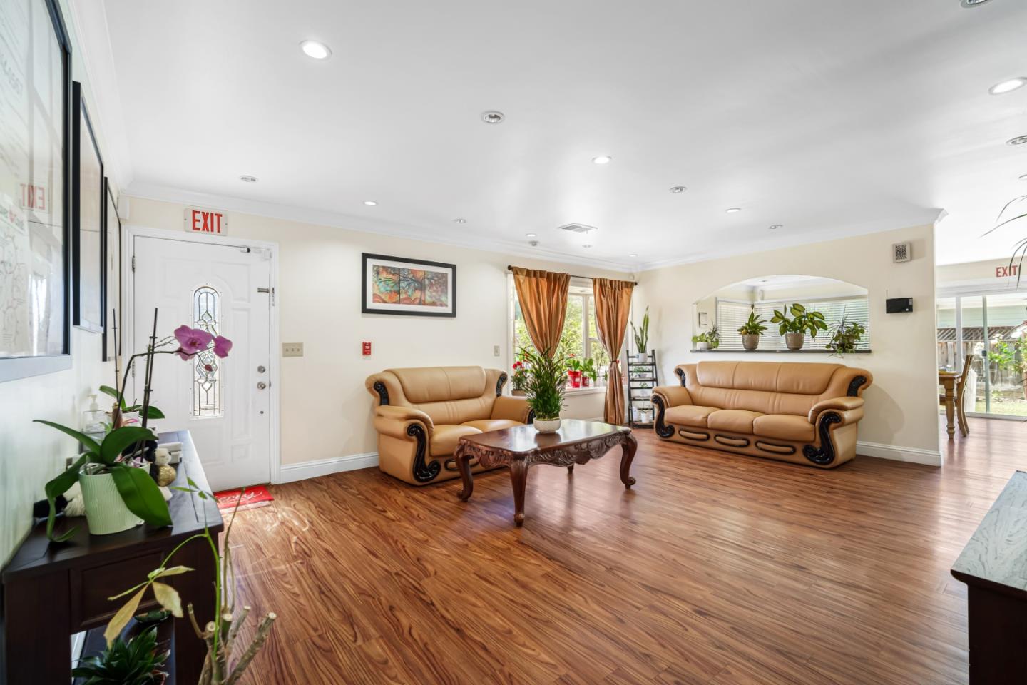 Detail Gallery Image 6 of 15 For 6797 Moselle Dr, San Jose,  CA 95119 - 5 Beds | 2/1 Baths