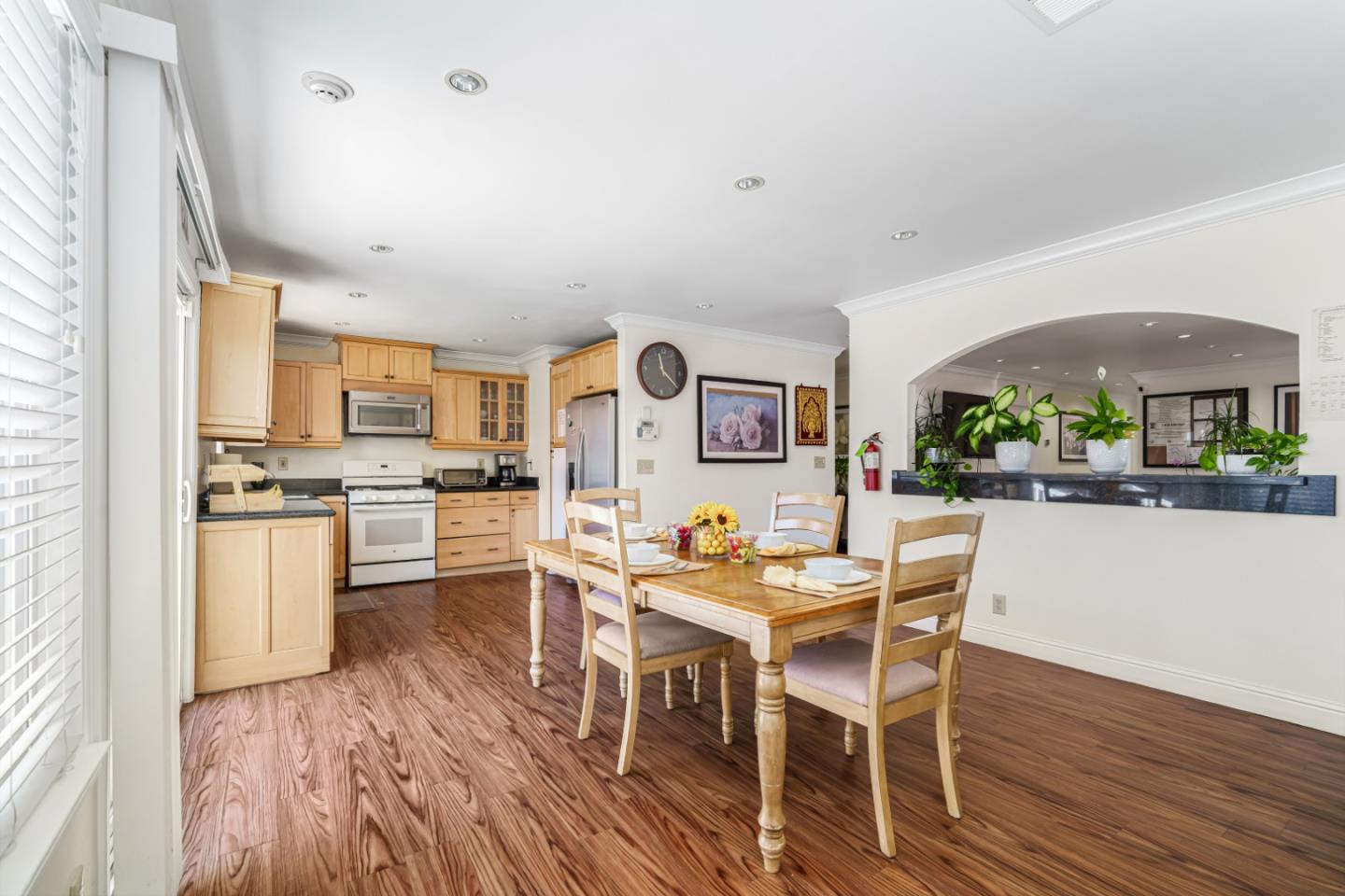 Detail Gallery Image 8 of 15 For 6797 Moselle Dr, San Jose,  CA 95119 - 5 Beds | 2/1 Baths