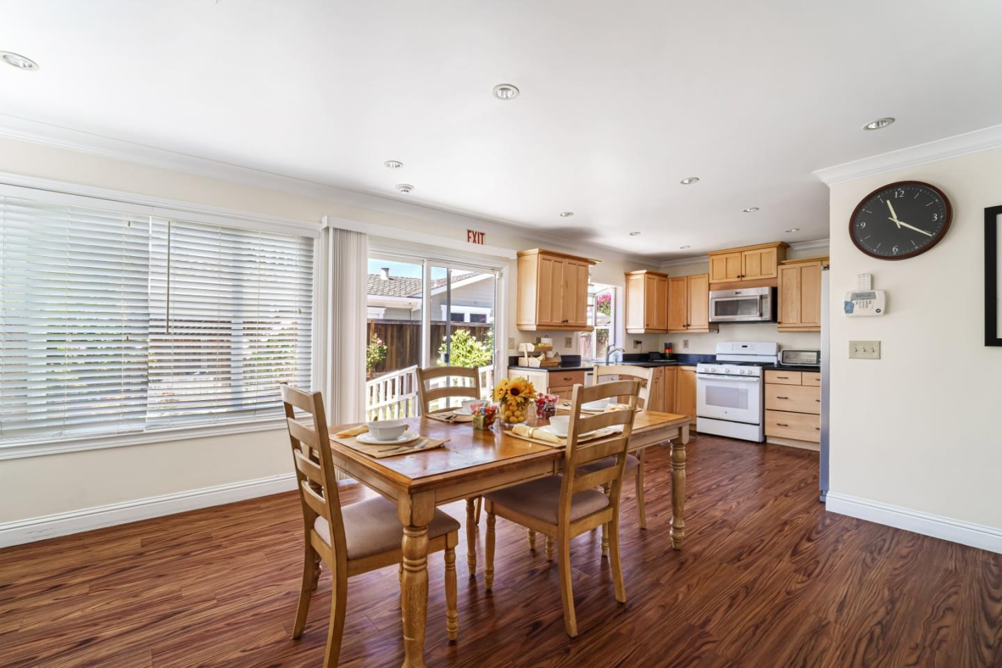 Detail Gallery Image 9 of 15 For 6797 Moselle Dr, San Jose,  CA 95119 - 5 Beds | 2/1 Baths