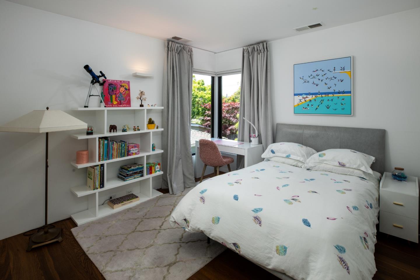 Detail Gallery Image 10 of 23 For 1409 Laurel St, Menlo Park,  CA 94025 - 4 Beds | 4 Baths
