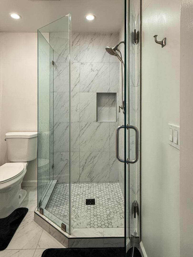 Detail Gallery Image 15 of 23 For 1409 Laurel St, Menlo Park,  CA 94025 - 4 Beds | 4 Baths