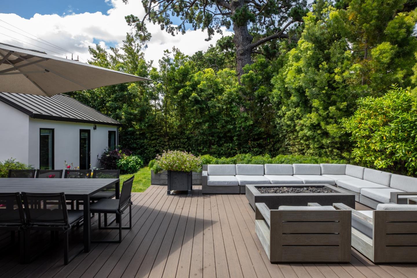 Detail Gallery Image 18 of 23 For 1409 Laurel St, Menlo Park,  CA 94025 - 4 Beds | 4 Baths