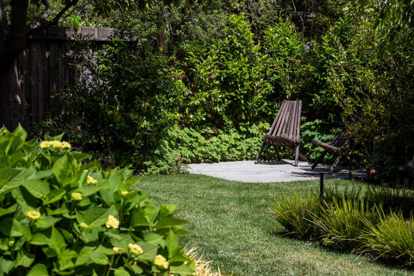 Detail Gallery Image 22 of 23 For 1409 Laurel St, Menlo Park,  CA 94025 - 4 Beds | 4 Baths