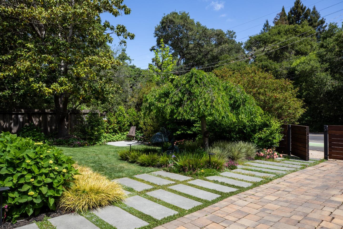 Detail Gallery Image 23 of 23 For 1409 Laurel St, Menlo Park,  CA 94025 - 4 Beds | 4 Baths