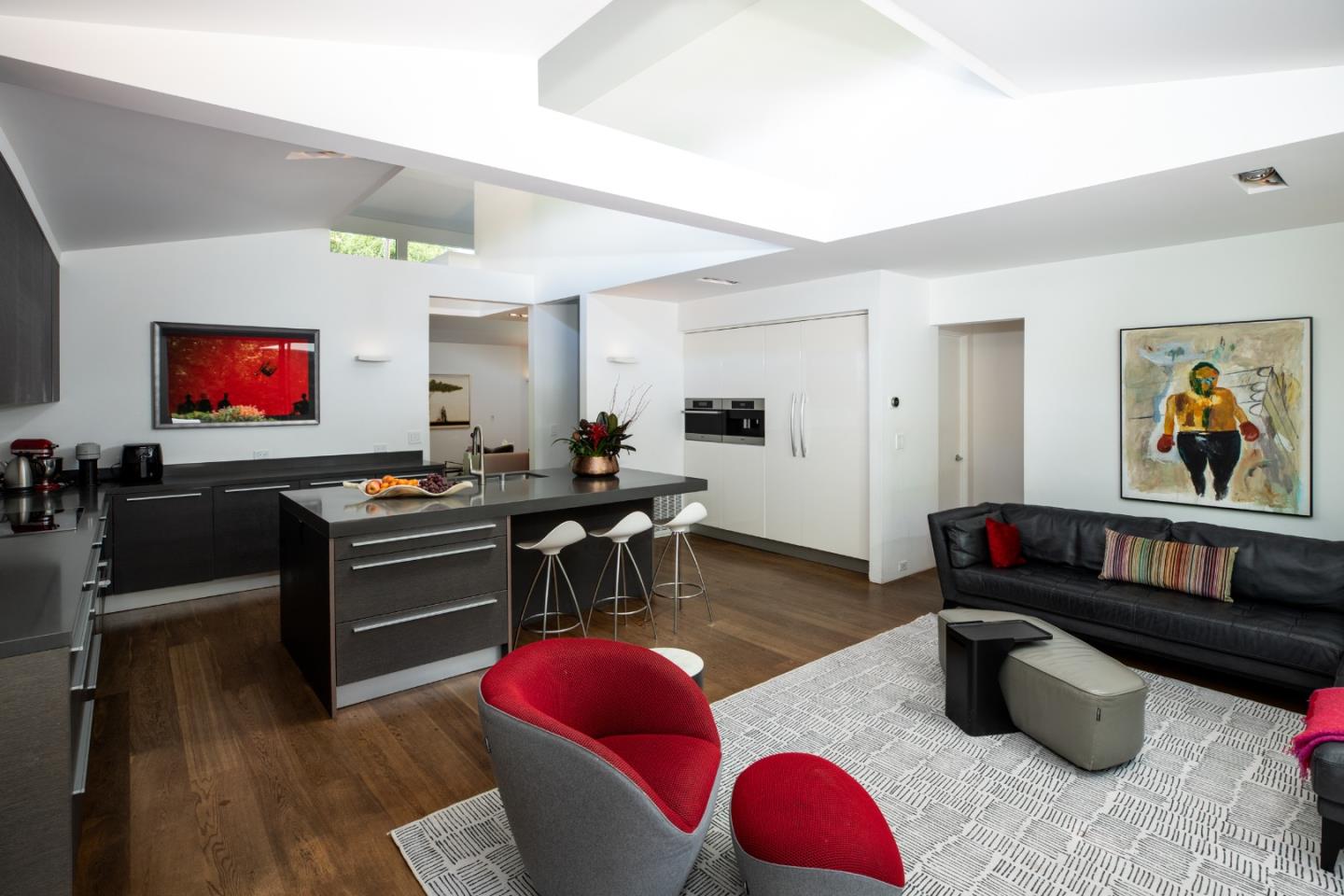 Detail Gallery Image 4 of 23 For 1409 Laurel St, Menlo Park,  CA 94025 - 4 Beds | 4 Baths