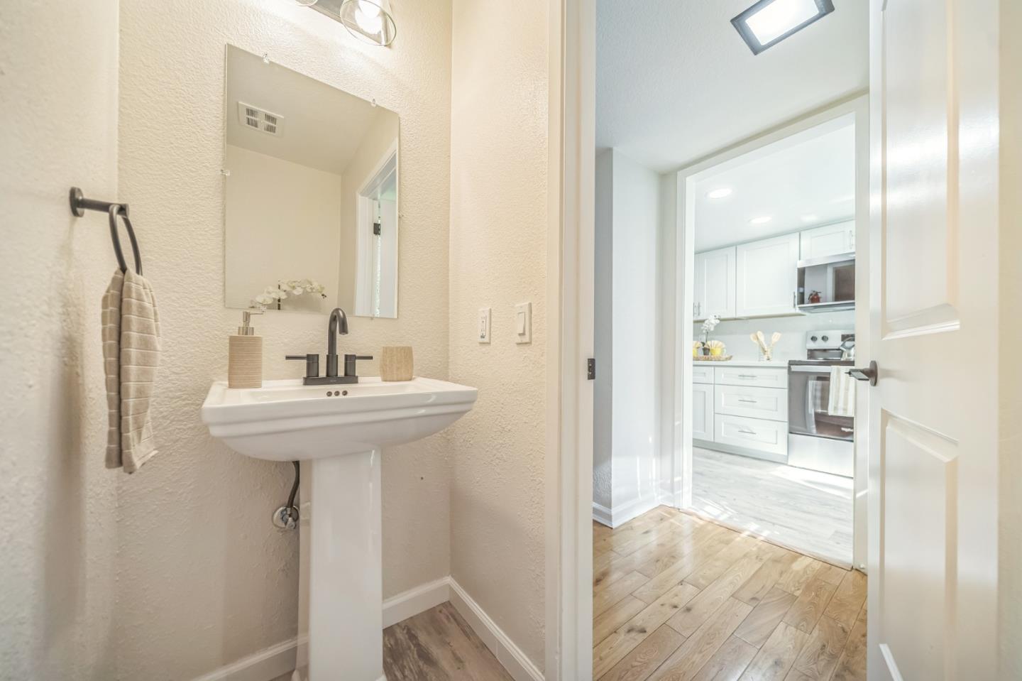 Detail Gallery Image 12 of 25 For 1927 Landess Ave, Milpitas,  CA 95035 - 2 Beds | 1/1 Baths
