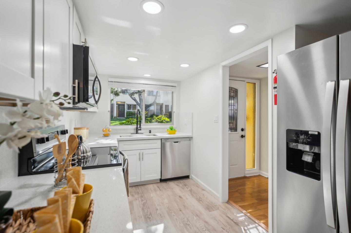 Detail Gallery Image 6 of 25 For 1927 Landess Ave, Milpitas,  CA 95035 - 2 Beds | 1/1 Baths