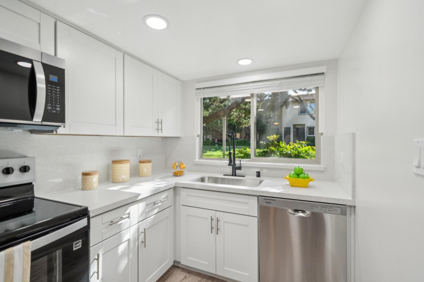Detail Gallery Image 8 of 25 For 1927 Landess Ave, Milpitas,  CA 95035 - 2 Beds | 1/1 Baths