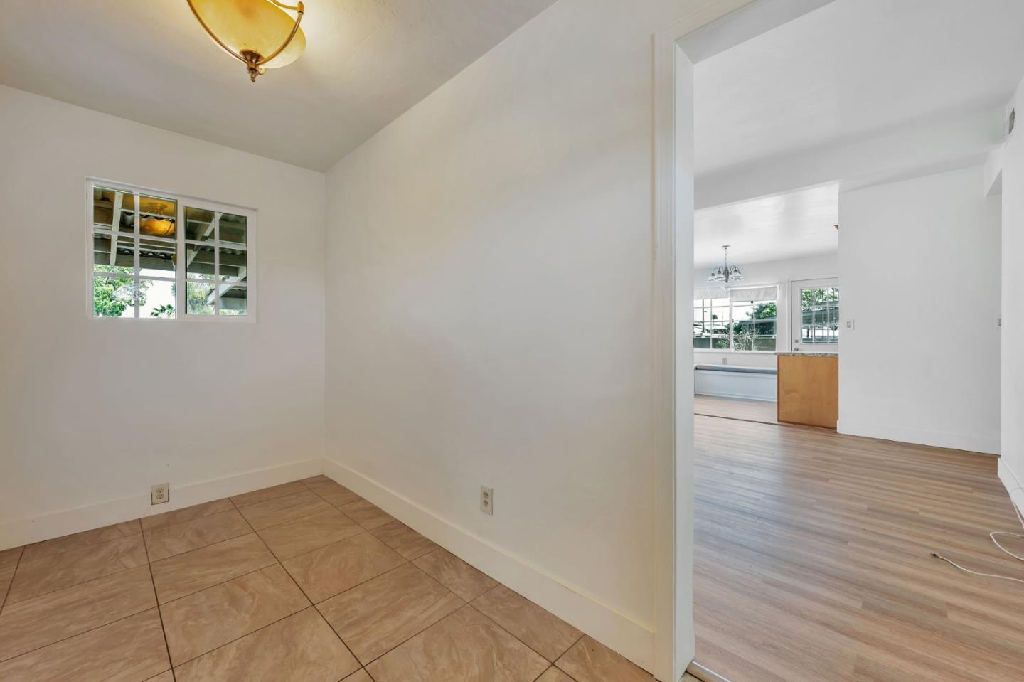 Detail Gallery Image 3 of 22 For 8511 Andrea Ct, San Diego,  CA 92123 - 4 Beds | 2 Baths