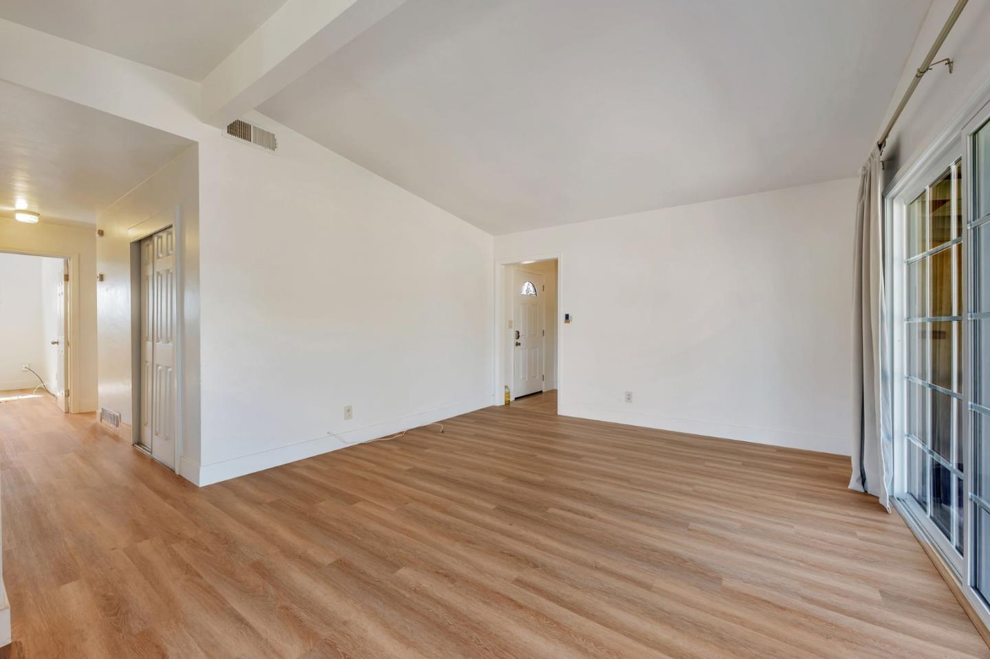 Detail Gallery Image 5 of 22 For 8511 Andrea Ct, San Diego,  CA 92123 - 4 Beds | 2 Baths