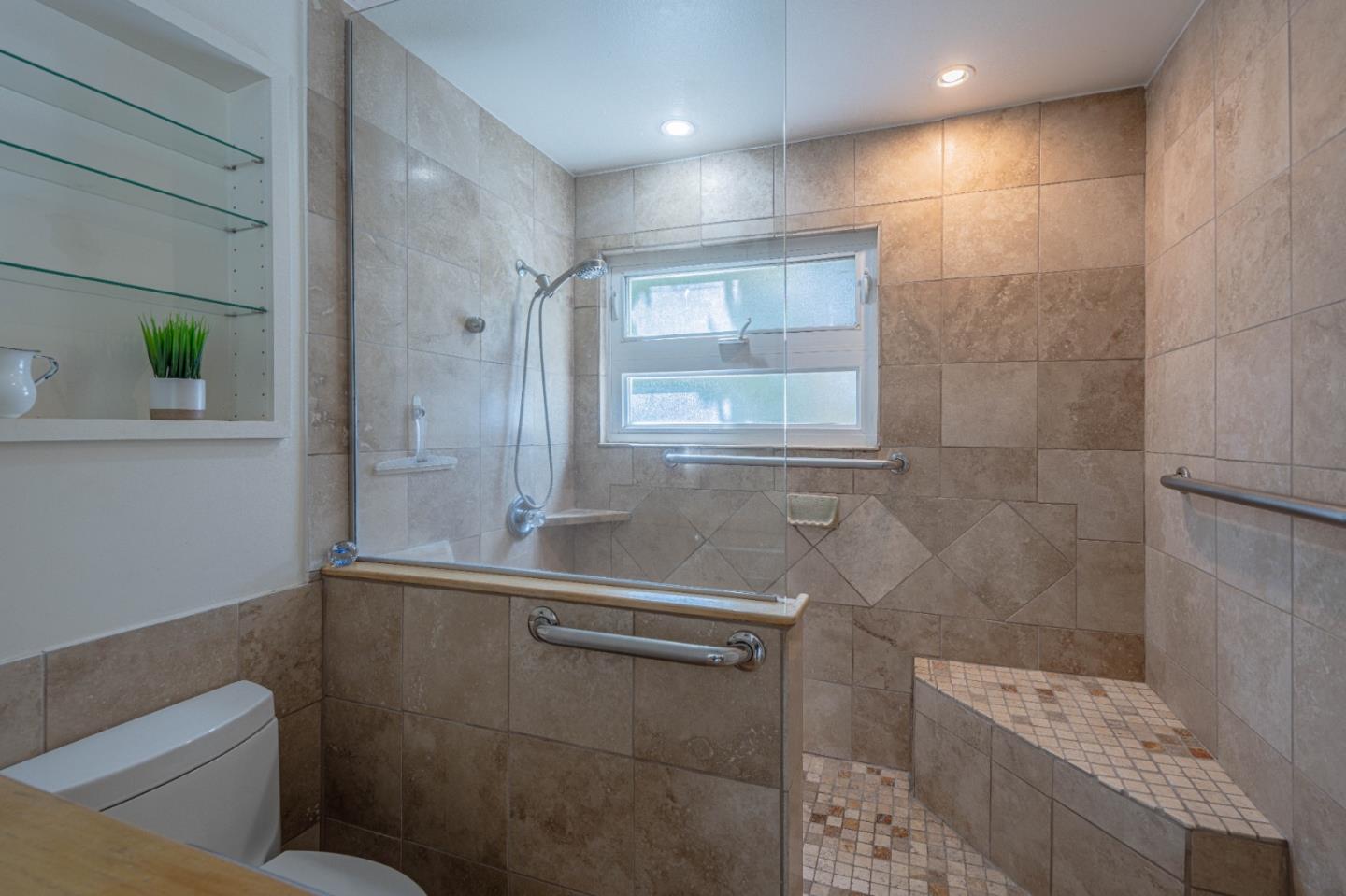 Detail Gallery Image 16 of 23 For 15615 Charter Oak Blvd, Salinas,  CA 93907 - 3 Beds | 2 Baths