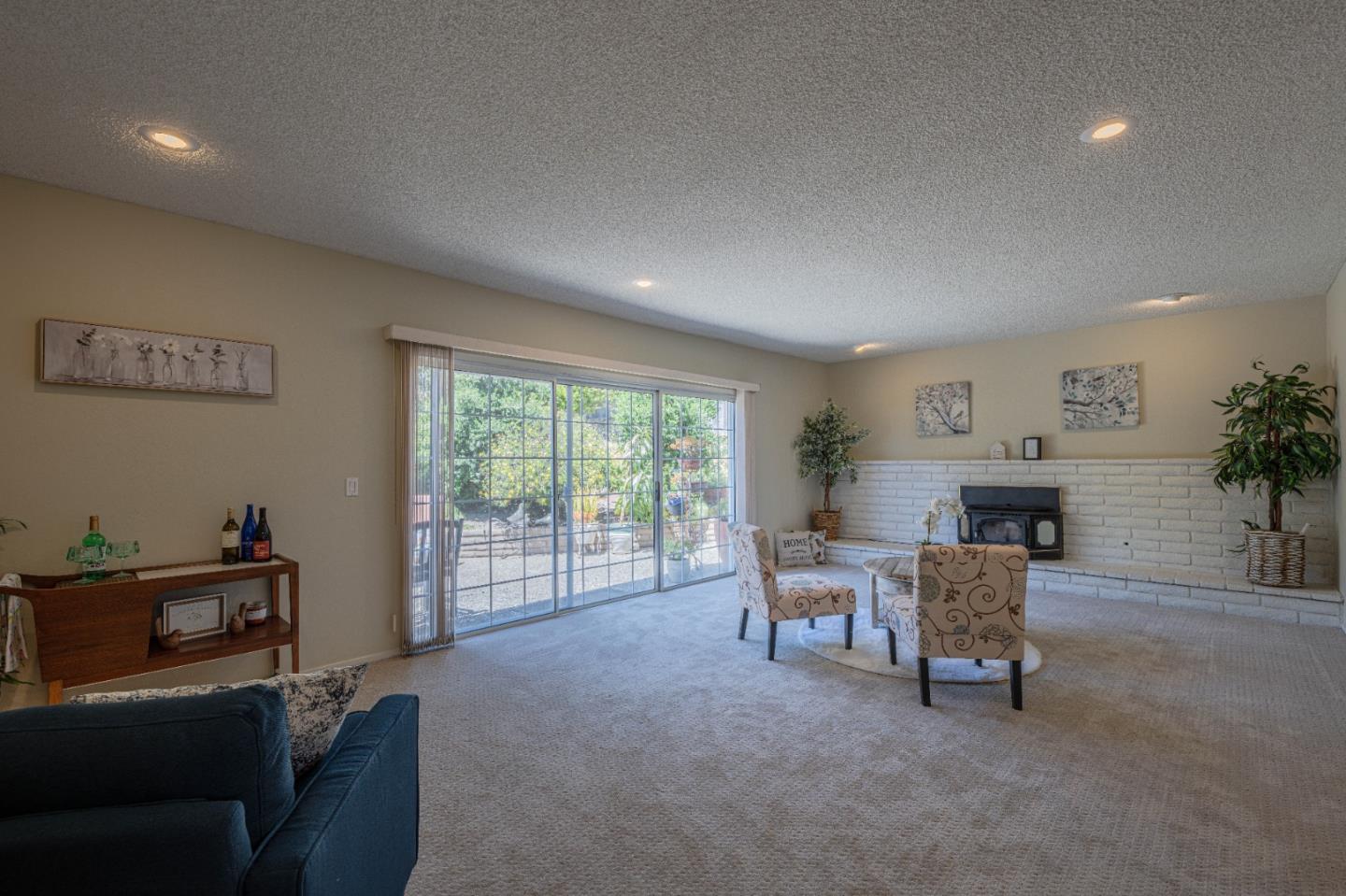 Detail Gallery Image 6 of 23 For 15615 Charter Oak Blvd, Salinas,  CA 93907 - 3 Beds | 2 Baths