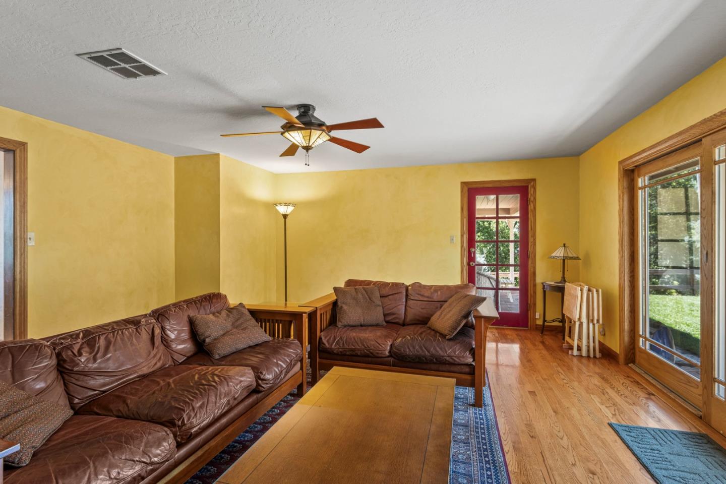 Detail Gallery Image 11 of 53 For 15805 Uvas Rd #D,  Morgan Hill,  CA 95037 - 4 Beds | 4/1 Baths