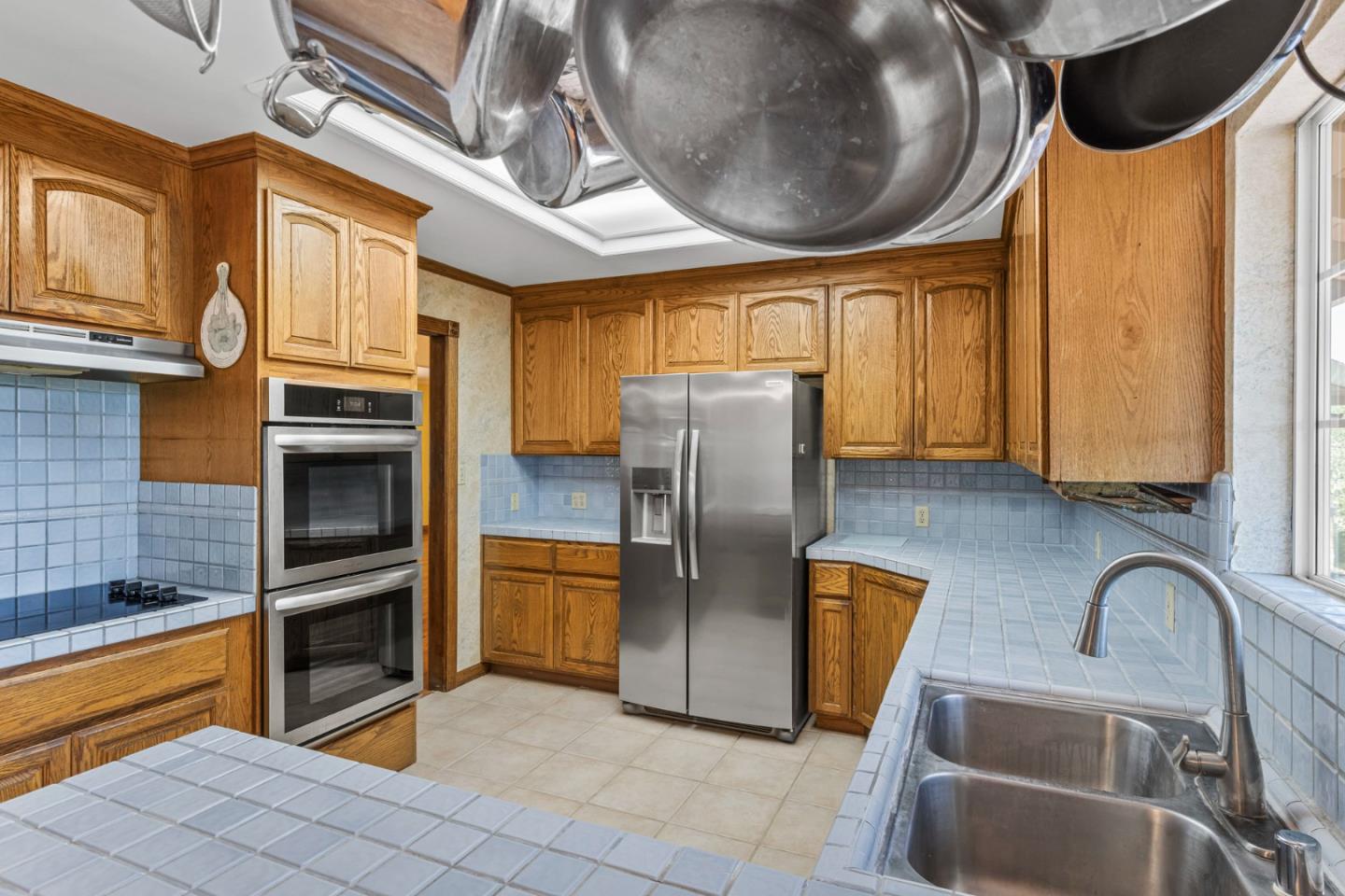 Detail Gallery Image 17 of 53 For 15805 Uvas Rd #D,  Morgan Hill,  CA 95037 - 4 Beds | 4/1 Baths