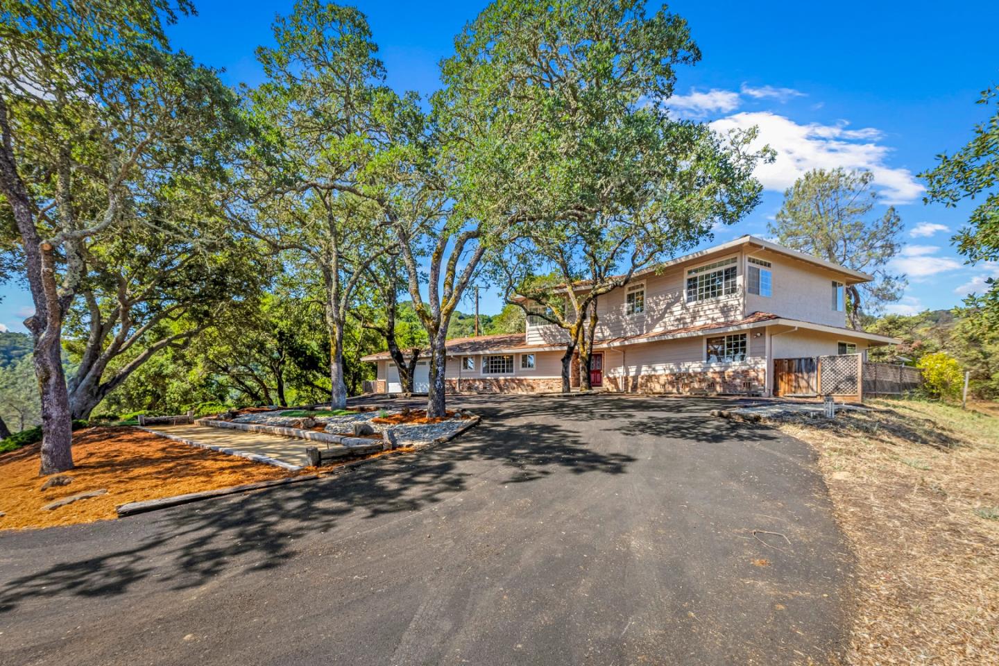 Detail Gallery Image 3 of 53 For 15805 Uvas Rd #D,  Morgan Hill,  CA 95037 - 4 Beds | 4/1 Baths
