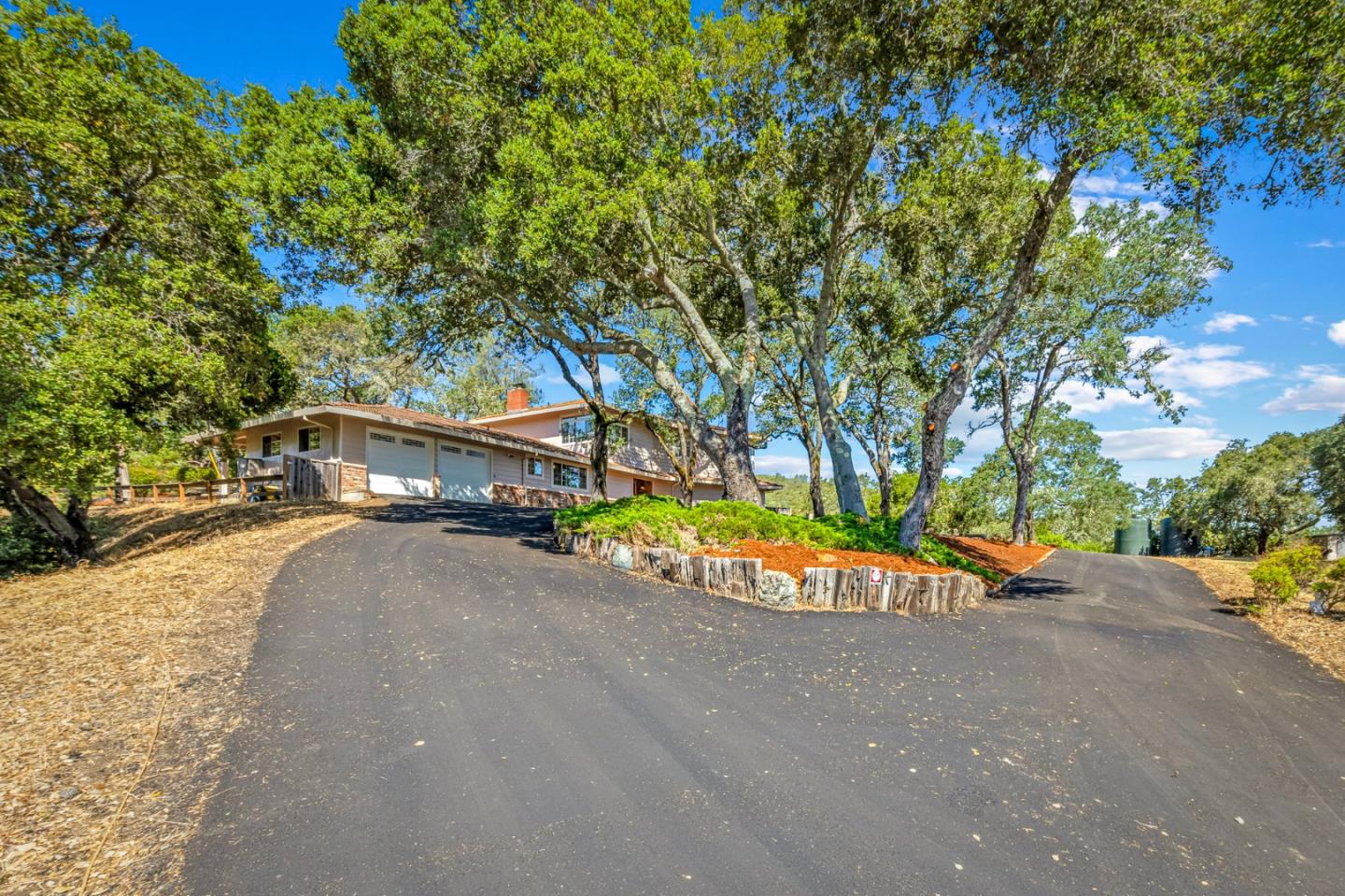 Detail Gallery Image 4 of 53 For 15805 Uvas Rd #D,  Morgan Hill,  CA 95037 - 4 Beds | 4/1 Baths