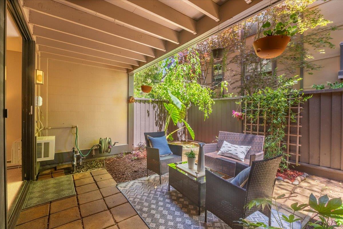 Detail Gallery Image 15 of 26 For 765 N Rengstorff Ave #7,  Mountain View,  CA 94043 - 1 Beds | 1 Baths