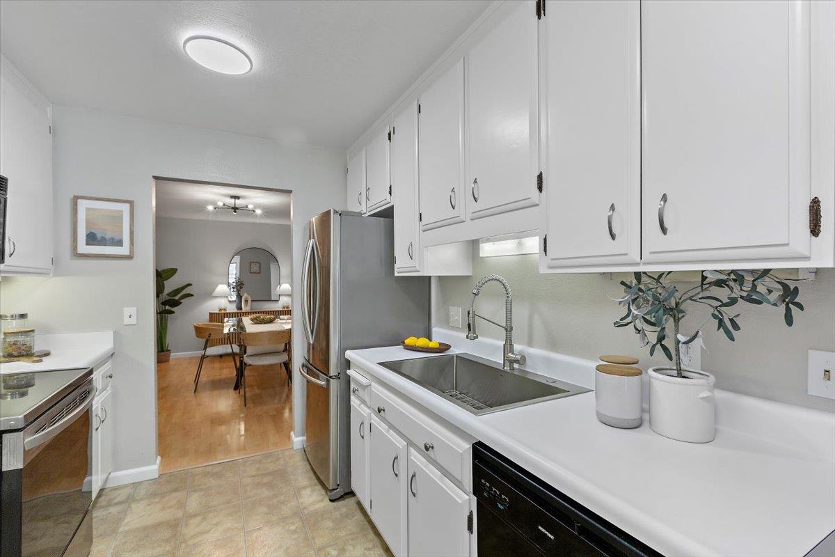 Detail Gallery Image 2 of 26 For 765 N Rengstorff Ave #7,  Mountain View,  CA 94043 - 1 Beds | 1 Baths