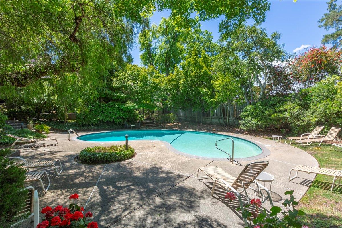 Detail Gallery Image 24 of 26 For 765 N Rengstorff Ave #7,  Mountain View,  CA 94043 - 1 Beds | 1 Baths