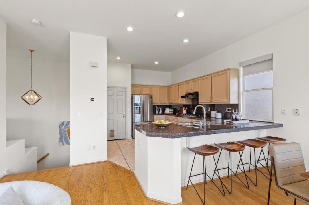 property-img