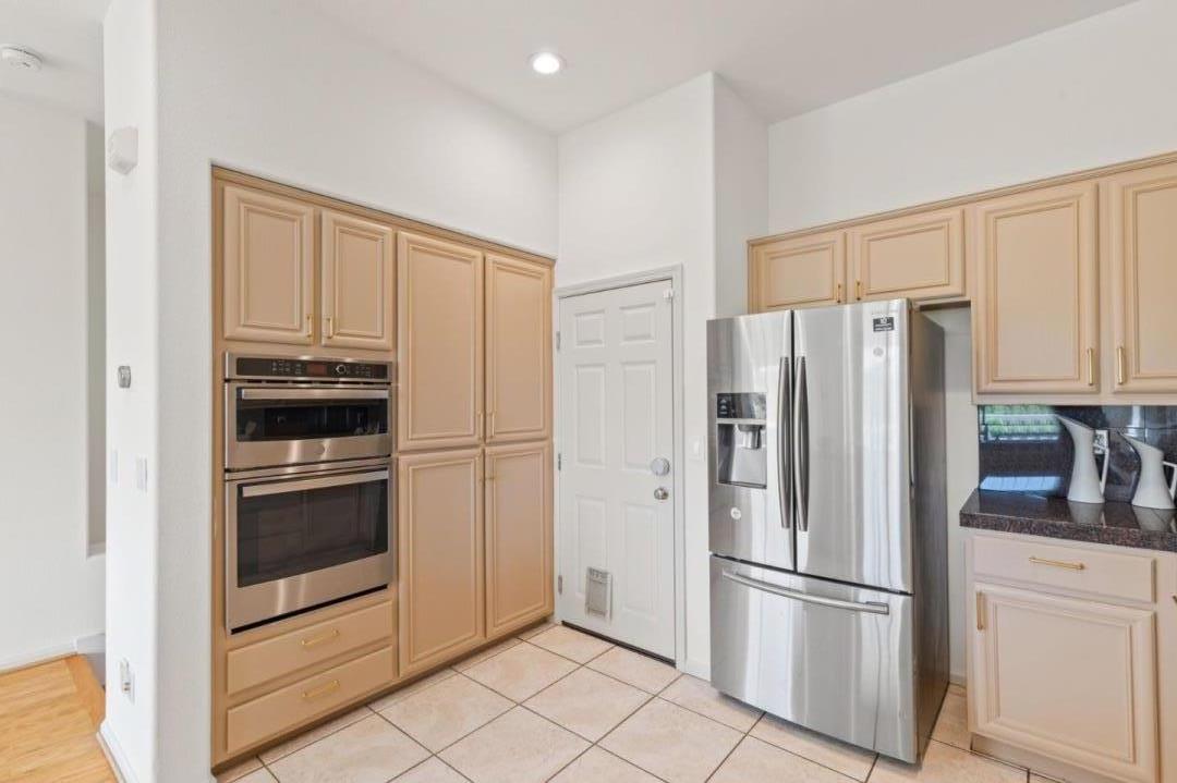 property-img