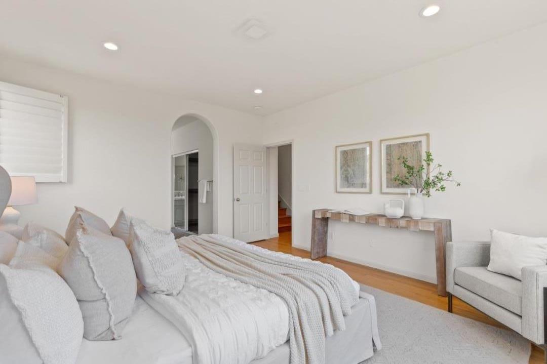 property-img