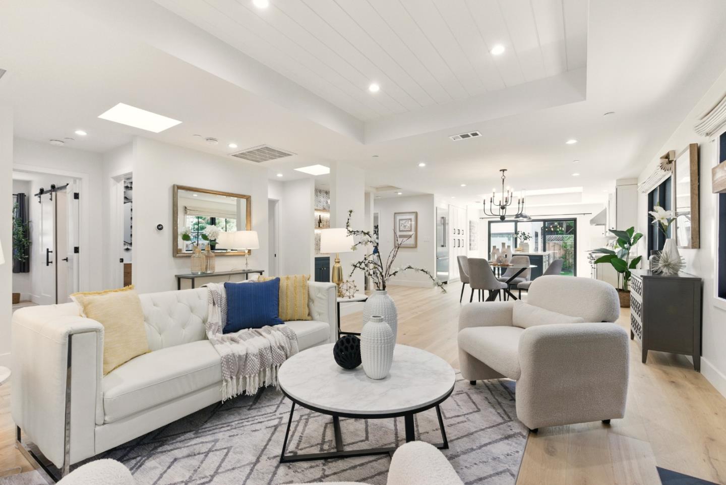 Detail Gallery Image 12 of 42 For 153 Somerset St, Redwood City,  CA 94062 - 4 Beds | 3/1 Baths