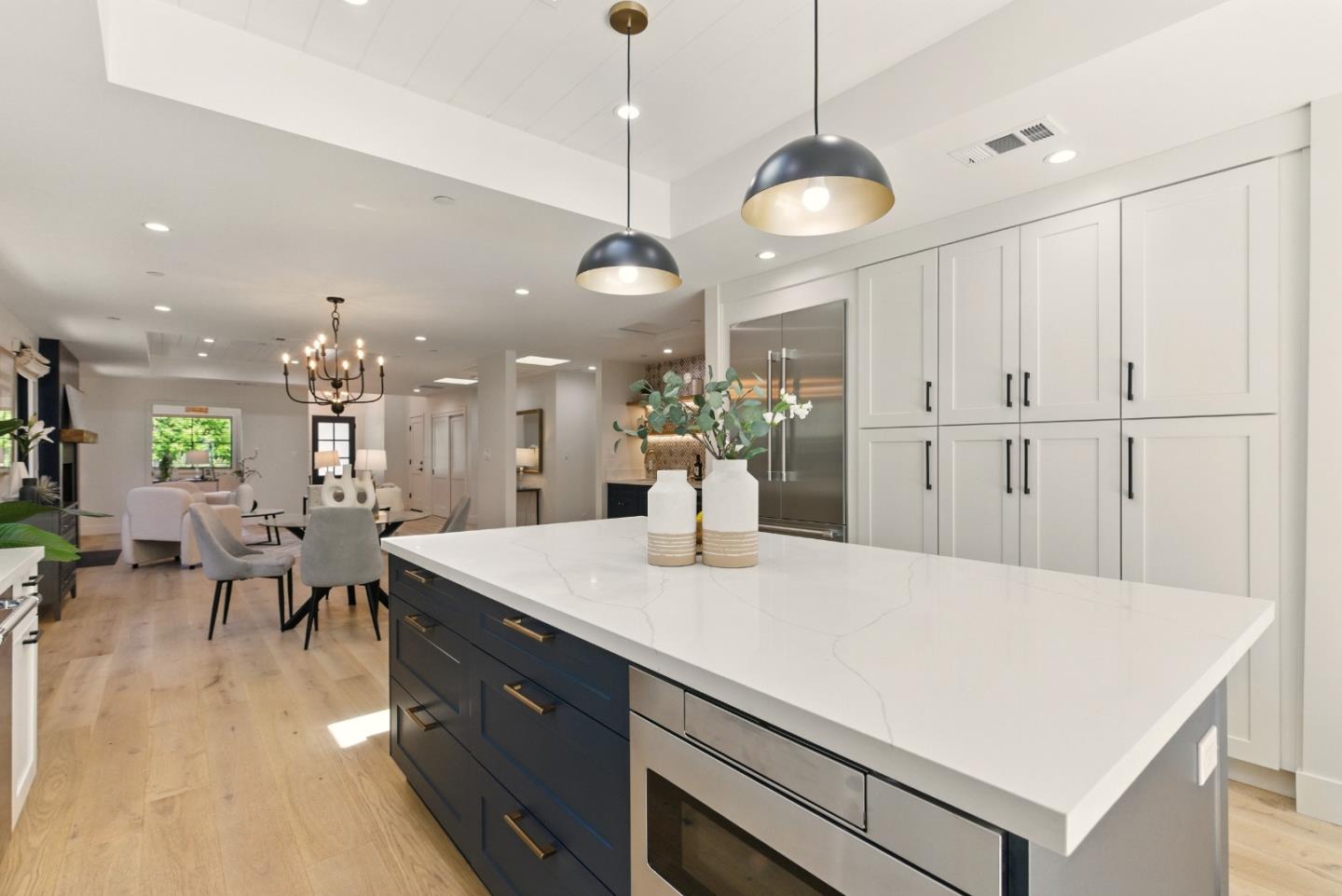 Detail Gallery Image 15 of 42 For 153 Somerset St, Redwood City,  CA 94062 - 4 Beds | 3/1 Baths