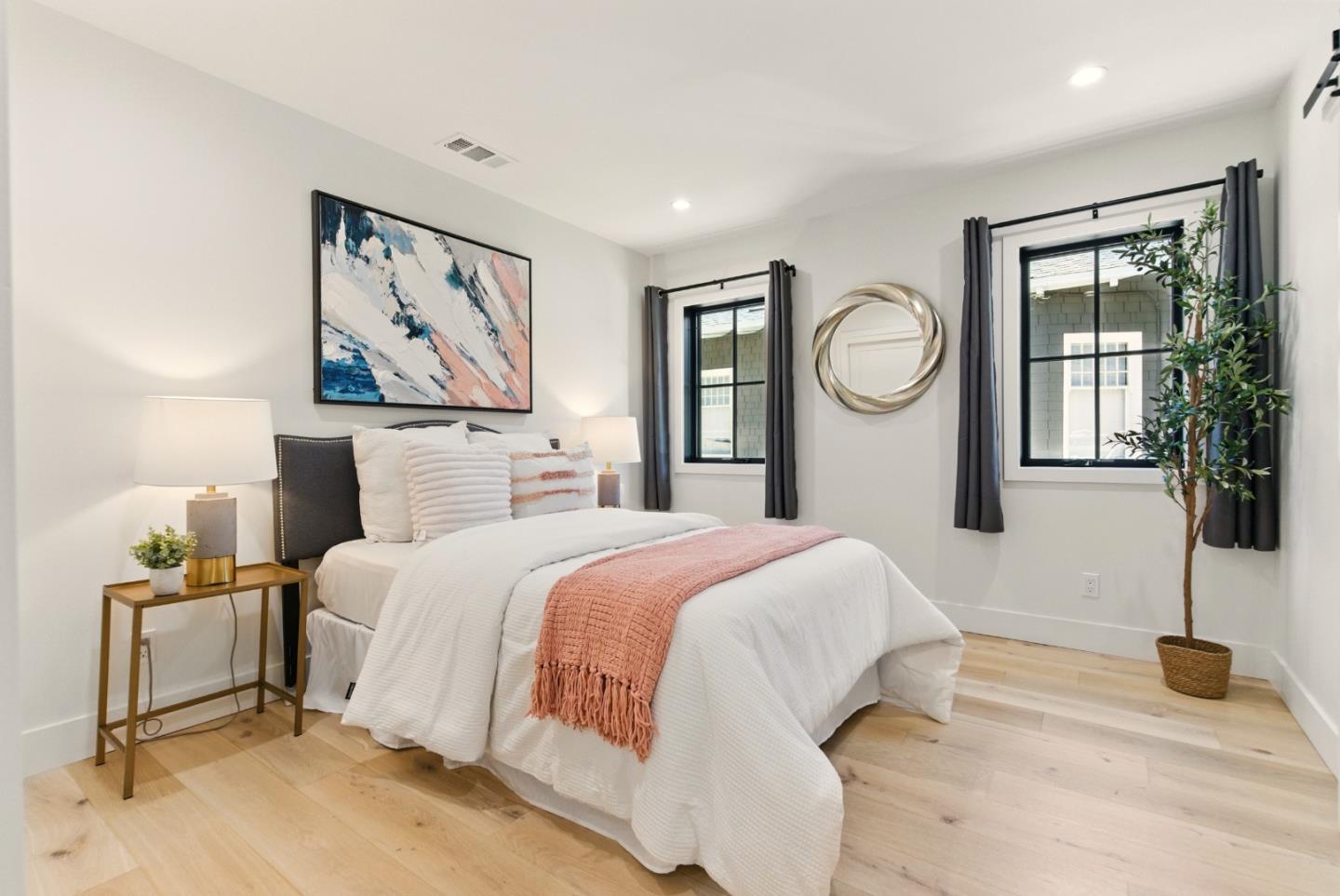 Detail Gallery Image 19 of 42 For 153 Somerset St, Redwood City,  CA 94062 - 4 Beds | 3/1 Baths